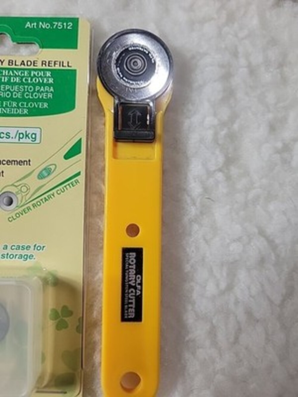 CLOVER ART #7512 ROTARY BLADE REFILLS, 18mm Plus Cutter - Picture 2 of 4